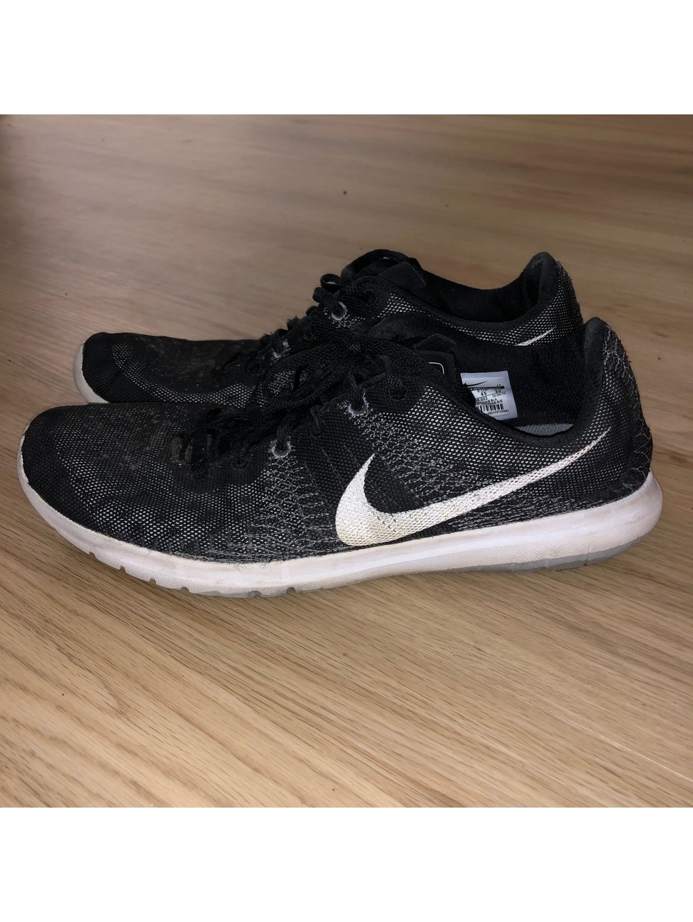 NIKE FLEX FURY RUNNING SHOES SNEAKERS BLACK WHITE MENS SIZE 11